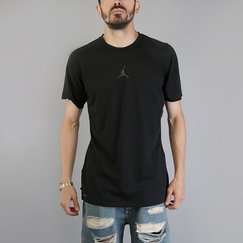 мужская черная футболка Jordan 23 Tech Short-Sleeve 861541-010 - цена, описание, фото 1